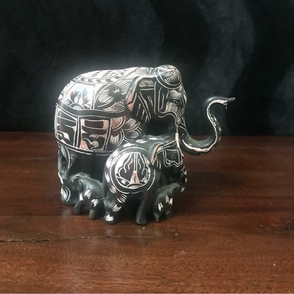 Good Luck Symbols Elephant Family - Picture 8 of 9